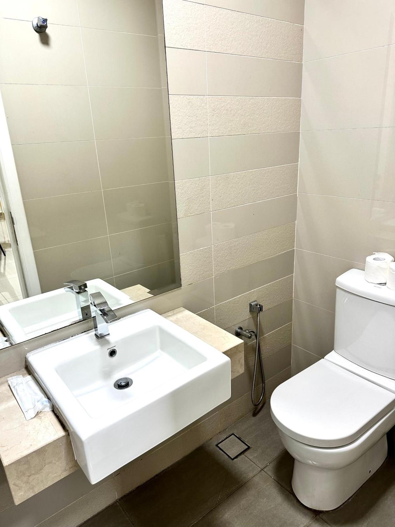Binjai 8 Klcc By Psm Luxury Suites Kuala Lumpur Exteriör bild